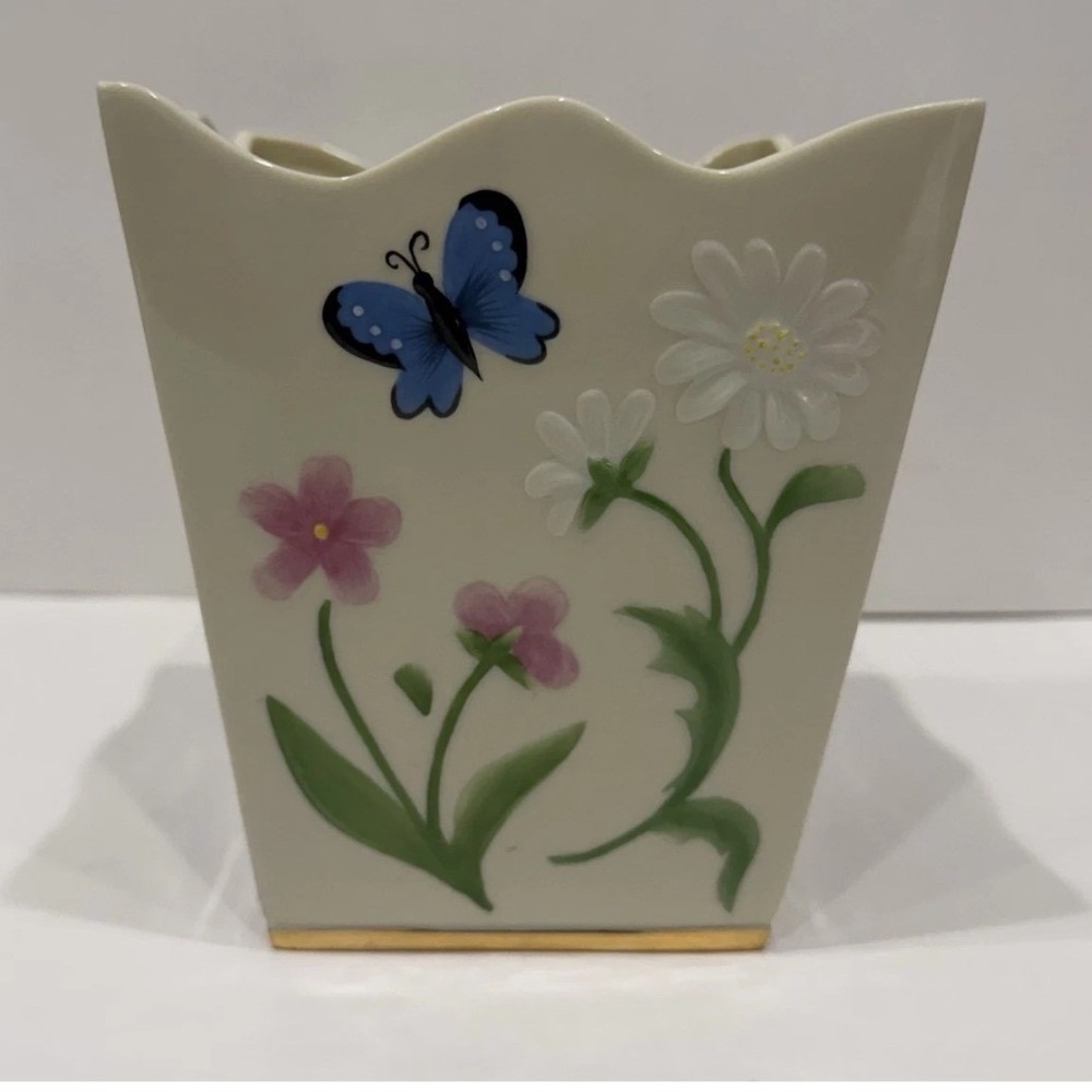 Lenox Butterfly and Flowers Porcelain Vase 6 Inch Scalloped Rim Gold Trim Ivory